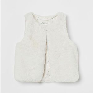 H&M Girls White Faux Fir Vest - Size 5T